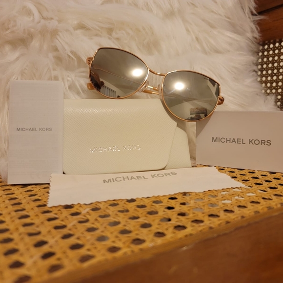 Michael Kors La Paz Polarized Sunglasses - Picture 1 of 3